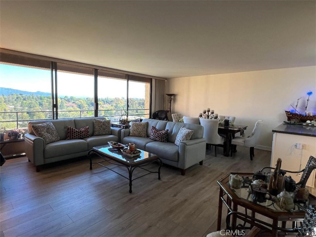 24055 W Paseo Del Largo 960