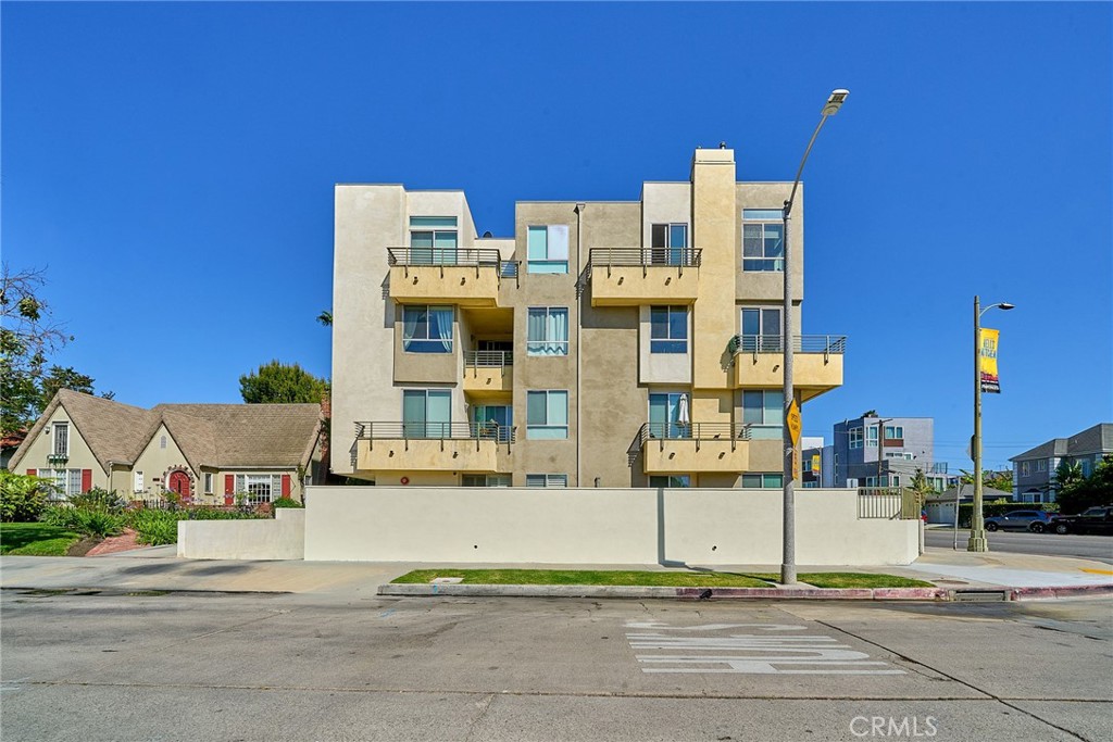 5525 W Olympic Boulevard 202
