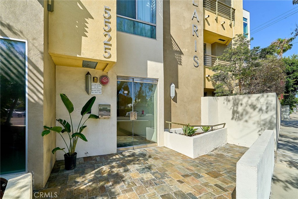 5525 W Olympic Boulevard 202