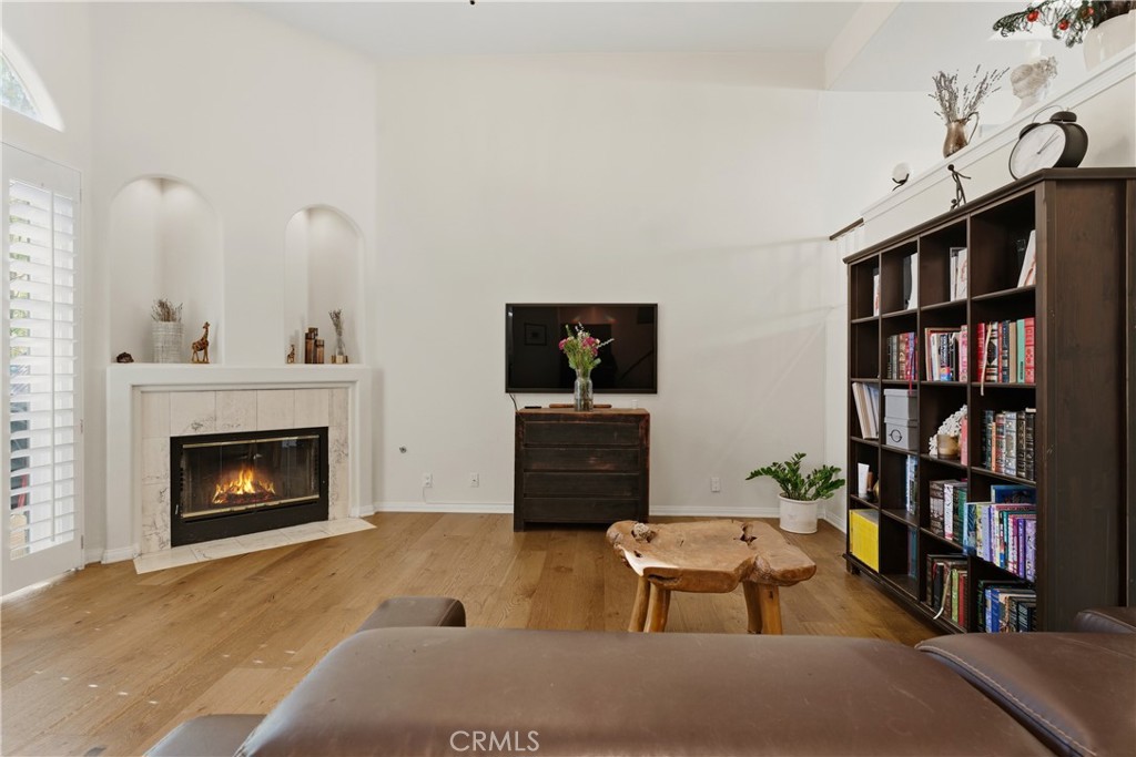 5340 Las Virgenes 11