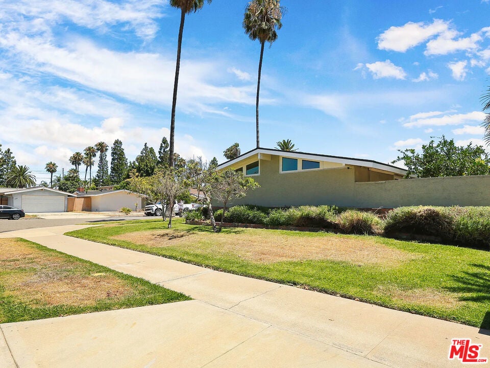 526 N Emerald Drive