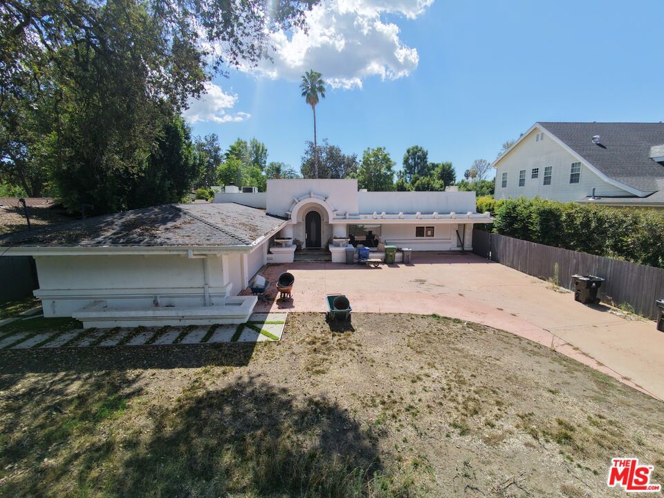 23460 Hatteras Street
