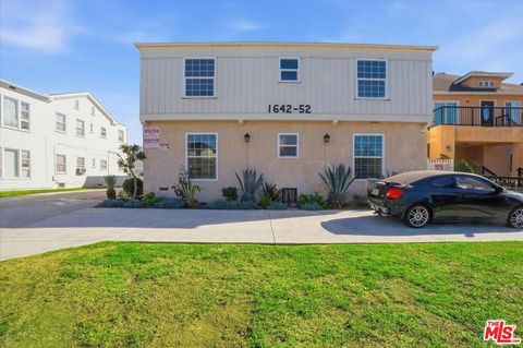 Photo of 1642 Crenshaw Boulevard, Los Angeles, CA 90019 (MLS # 26642047)
