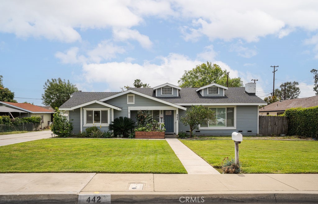 442 W Juanita