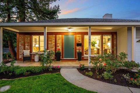 Photo of 1561 Virginia Avenue, Redwood City, CA 94061 (MLS # ML82046372)