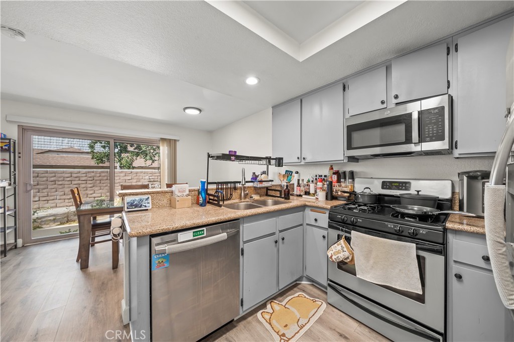 1112 S Cypress