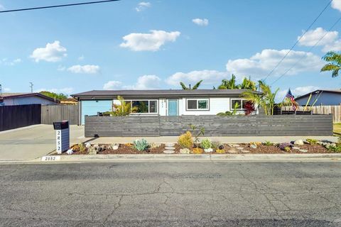 2852 Yvonne St Oceanside CA 92056