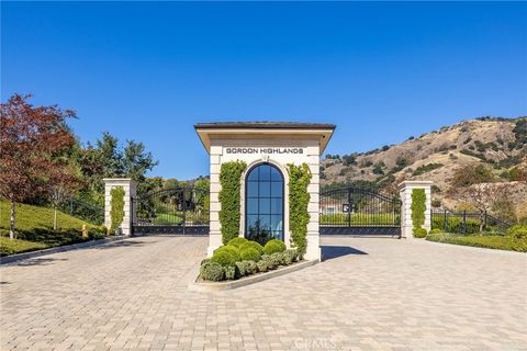 Photo of 657 Gordon Highlands Road, Glendora, CA 91741 (MLS # CV26091868)