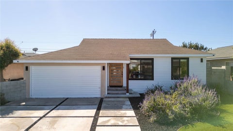 Photo of 152 E 137th ST, Los Angeles, CA 90061 (MLS # DW26227191)