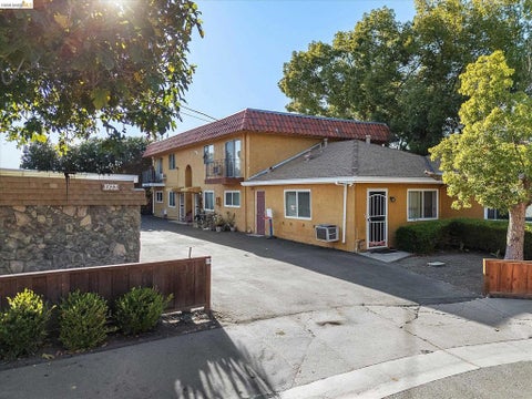 Photo of 1973 Jacqueline Way, Concord, CA 94519 (MLS # 41151582)
