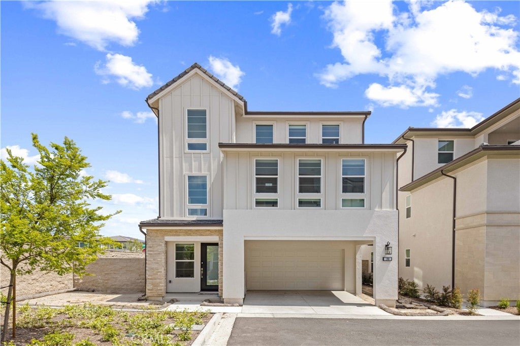 190 Tivoli LN
