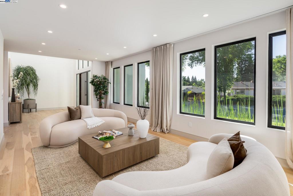 CAMEO ACRES - Residential
