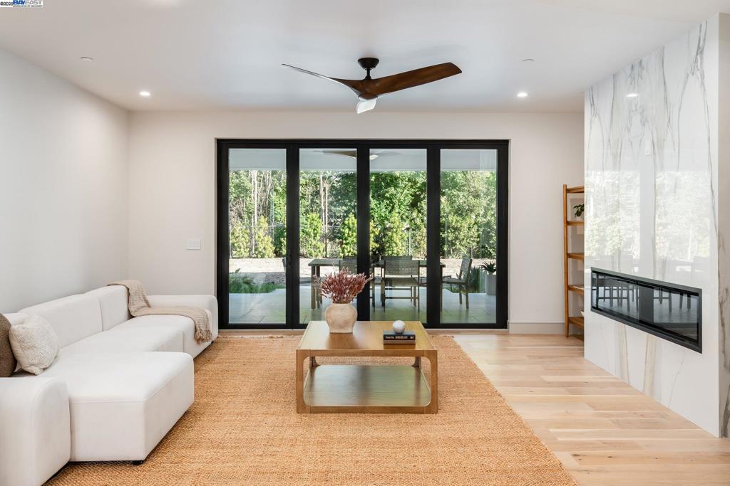CAMEO ACRES - Residential