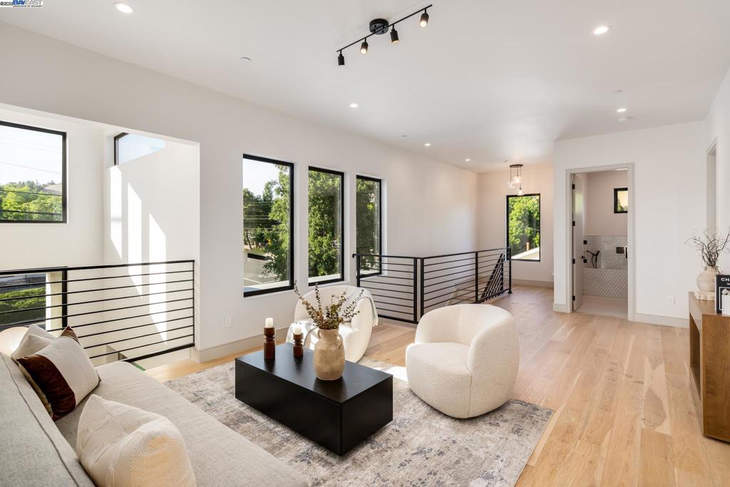 CAMEO ACRES - Residential