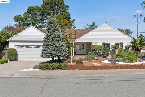 Photo of 13048 Brookpark Rd Rd, Oakland, CA 94619 (MLS # 41126537)