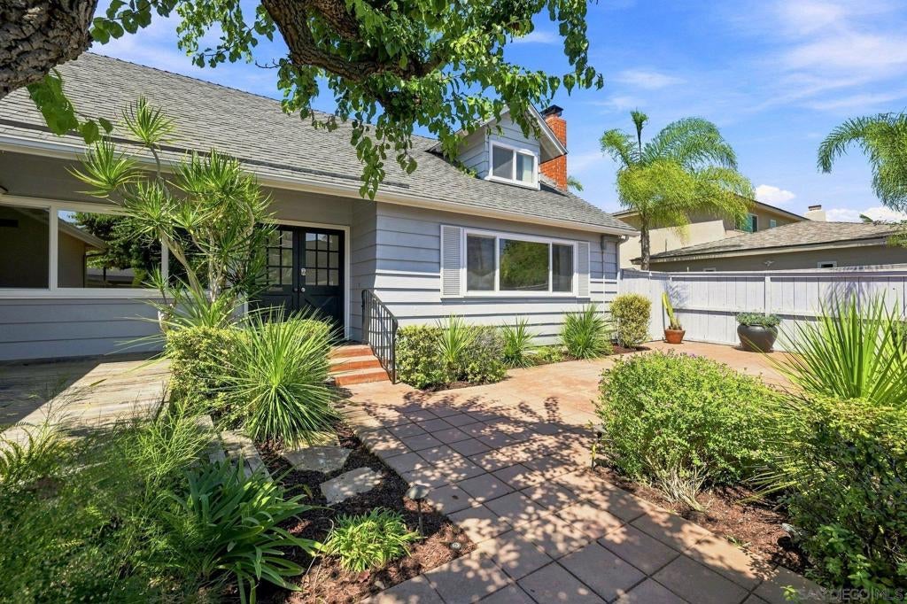 Photo of 2790 Palomino CIR, La Jolla, CA 92037 (MLS # 260022127SD)