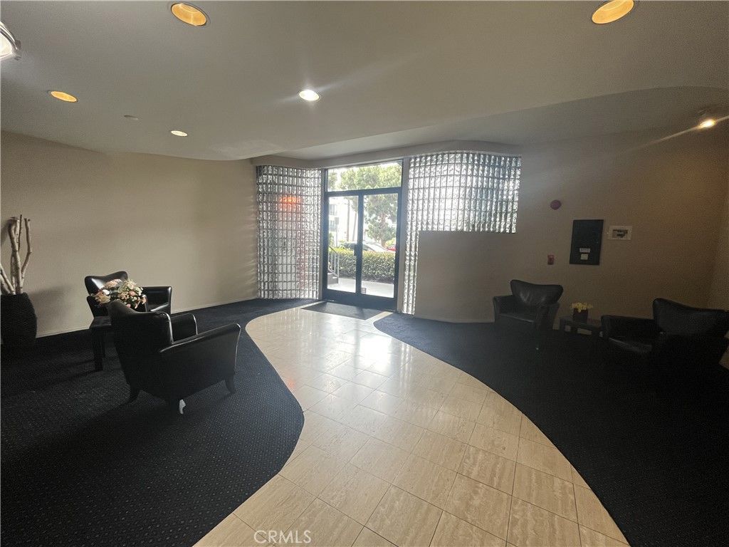 Photo of 12211 Idaho Avenue #101, Los Angeles, CA 90025 (MLS # SB25228301)