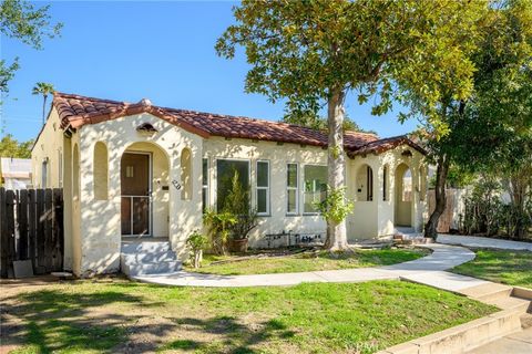 Photo of 1233 Orange Grove Avenue, Glendale, CA 91205 (MLS # GD26117019)