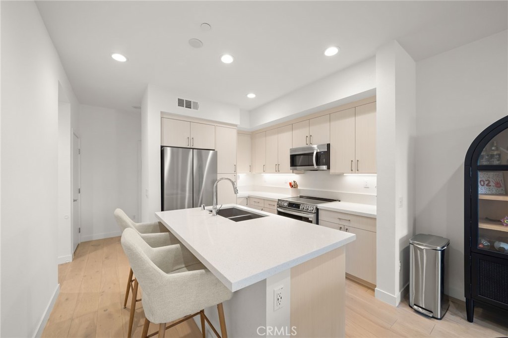 22 E Sunset Street