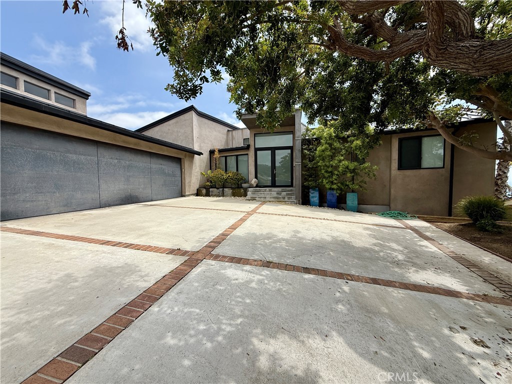 2421 Park Avenue