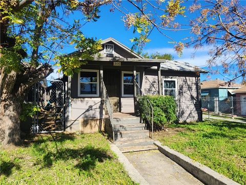 305 W Heald Lake Elsinore CA 92530