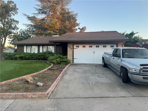 Photo of 582 Sunset Drive, Merced, CA 95340 (MLS # MC26101840)