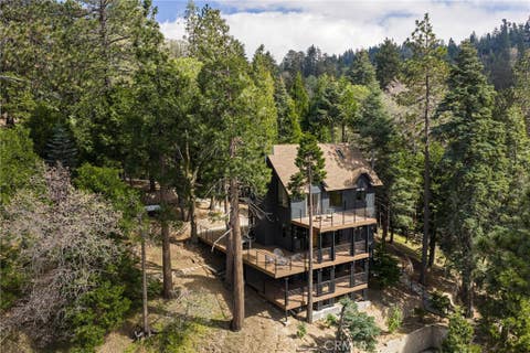 Photo of 413 Cimarron, Lake Arrowhead, CA 92352 (MLS # IG26074682)