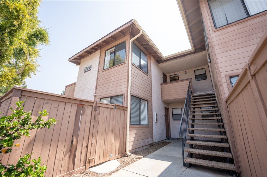 This Palmilla community in Riverside, CA offers a 1 bed, 1 bath unit with modern upgrades, including new interior paint, storage door, and window blinds. The location is highly convenient, near UCR, shopping centers, major freeways (215, 91, & 60), and The Highlander Trolley stop.
The community provides secure, gated access, a detached carport (#18), and amenities like a pool, spa, and HOA-covered water & trash services. If you're looking to build equity instead of paying rent, this could be a solid investment.