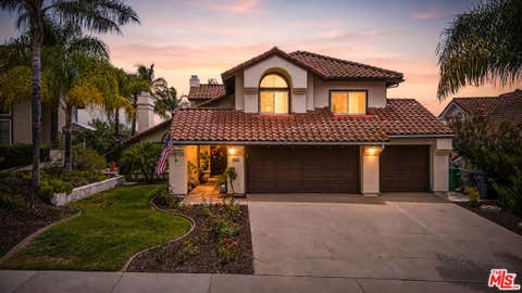 Photo of 40620 Via Diamante, Murrieta, CA 92562 (MLS # 26871099)