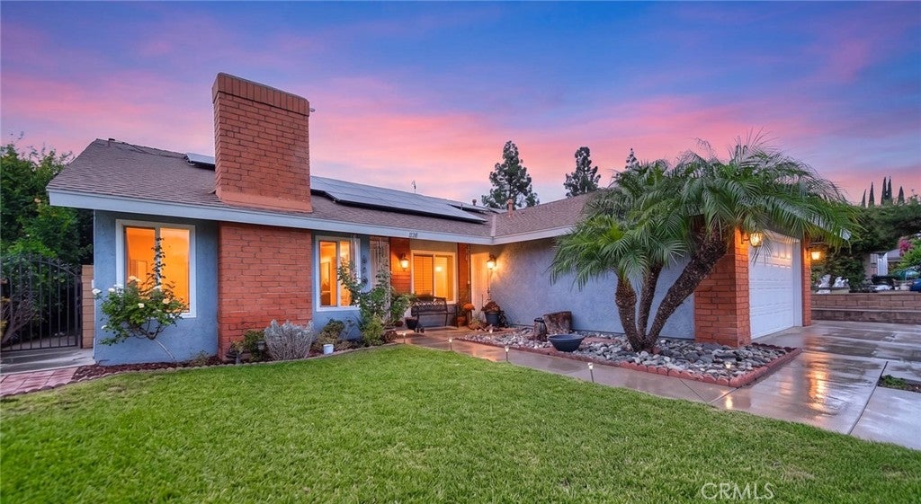 1537 Meadow Glen