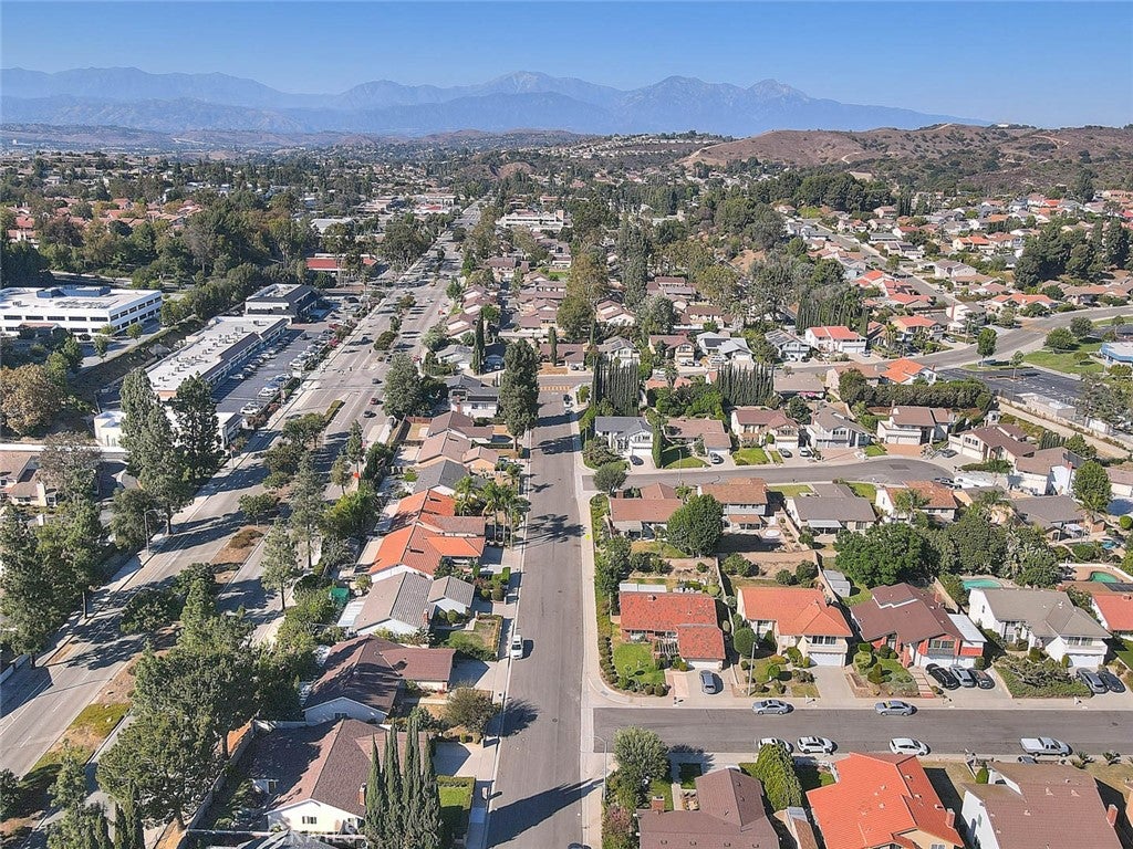 1537 Meadow Glen