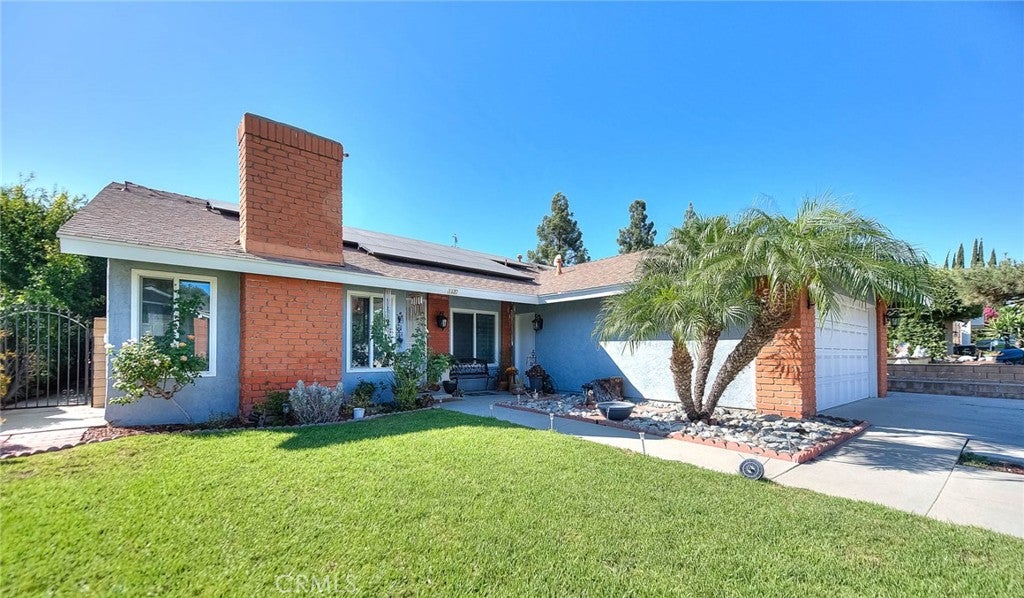 1537 Meadow Glen