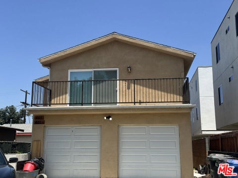 Photo of 601 W 84th Street, Los Angeles, CA 90044 (MLS # 26858499)