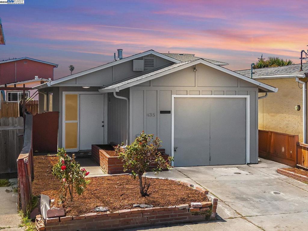 Welcome to 435 S 21st St — a single-level 3-bedroom, 1-bath home offering a great opportunity to own in Richmond’s evolving commuter belt. With 819 sq ft of interior space and a 2,500 sq ft lot, this property features fresh interior paint, updated flooring, and a functional layout with room to customize. The spacious living area flows into the kitchen and you won't want to miss the private backyard—ready for your personal touch.Located near major transit options including Richmond BART, Amtrak, and I-580, this home offers convenient access to San Francisco, Berkeley, and the greater Bay Area. Come see this ideal opportunity for buyers who value location and long-term equity. This is your chance to own a piece of the East Bay with room to grow.