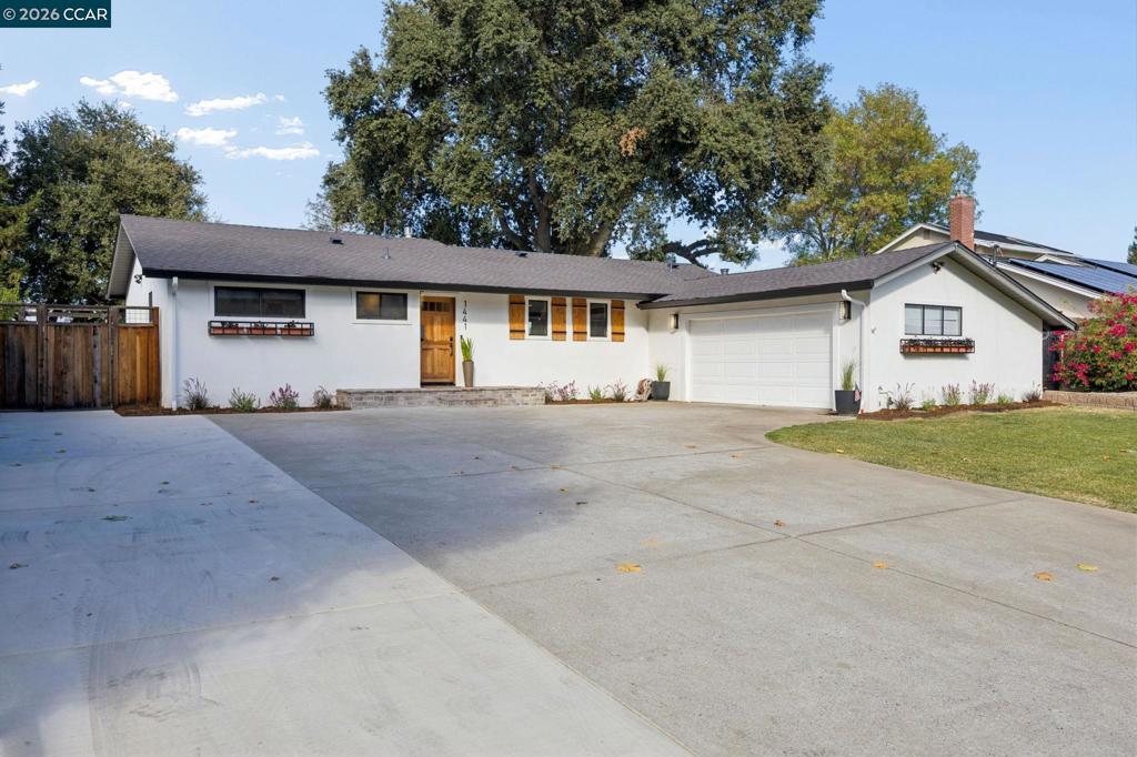 1441 Center Ave