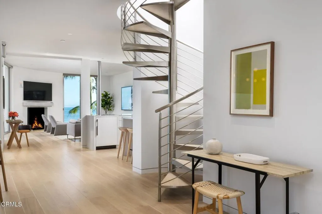 Carpinteria, California 93013, United States, 4 Bedrooms Bedrooms, ,3 BathroomsBathrooms,Residential,Active,247563