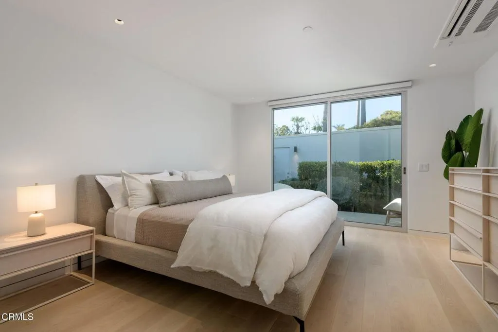 Carpinteria, California 93013, United States, 4 Bedrooms Bedrooms, ,3 BathroomsBathrooms,Residential,Active,247563