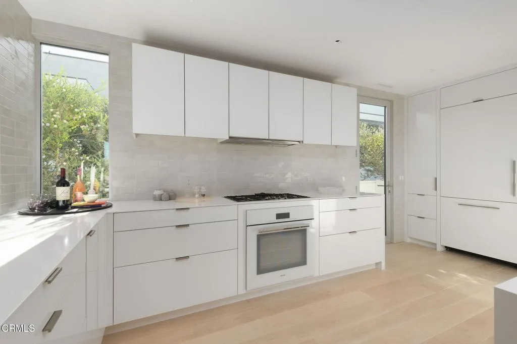 Carpinteria, California 93013, United States, 4 Bedrooms Bedrooms, ,3 BathroomsBathrooms,Residential,Active,247563