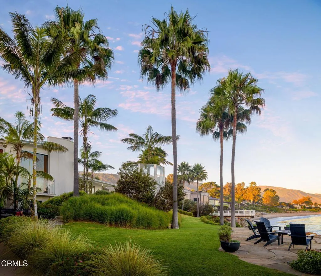 Carpinteria, California 93013, United States, 4 Bedrooms Bedrooms, ,3 BathroomsBathrooms,Residential,Active,247563