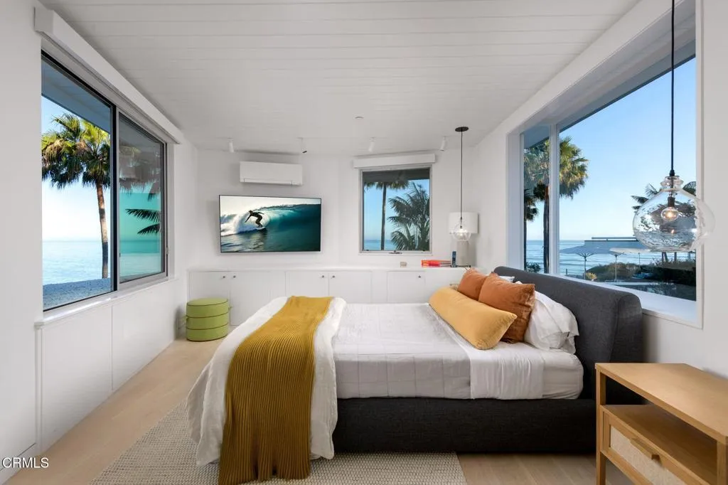 Carpinteria, California 93013, United States, 4 Bedrooms Bedrooms, ,3 BathroomsBathrooms,Residential,Active,247563