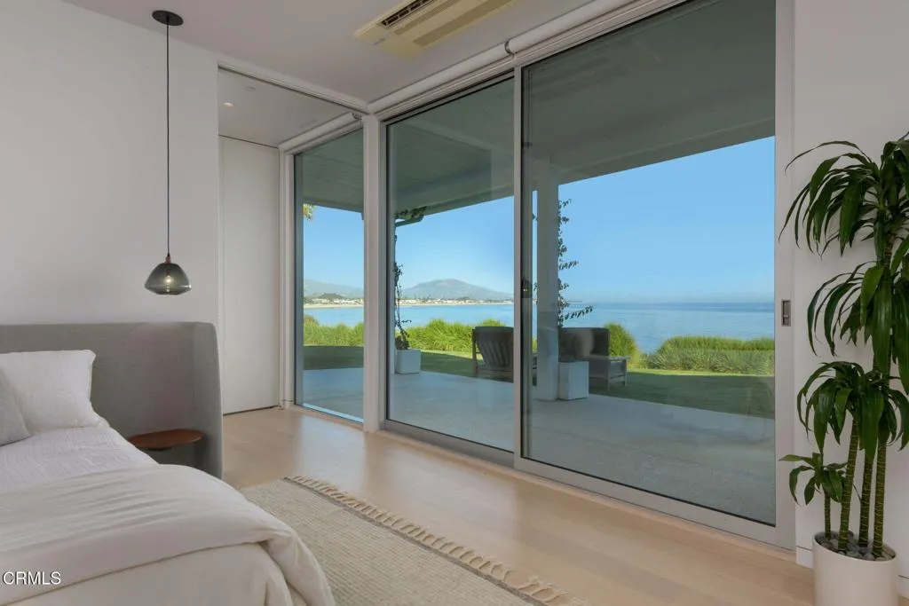 Carpinteria, California 93013, United States, 4 Bedrooms Bedrooms, ,3 BathroomsBathrooms,Residential,Active,247563