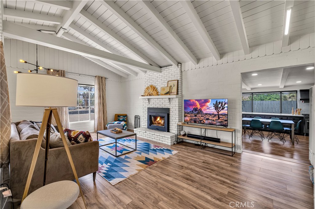 6685 Sunnyhill Road