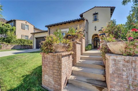 Photo of 510 E. Viewcrest, Azusa, CA 91702 (MLS # AR26026960)