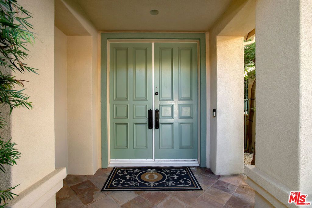 Photo of 16724 Calle Arbolada, Pacific Palisades, CA 90272 (MLS # 25589467)