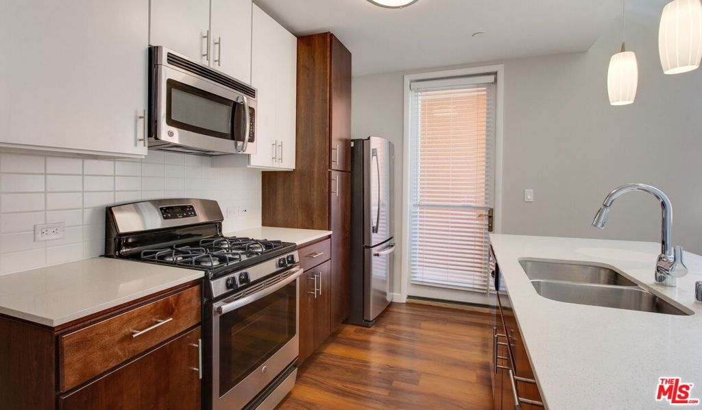 Lincoln Place Apartment Homes in Venice is a true apartment community with a neighborhood feel, just a half mile from Abbot Kinney and Venice Beach! This spacious 1-bedroom, 1-bathroom + Loft floor plan features a central living, dining, and kitchen area. This home features a private patio, in-home washer/dryer, and a spacious closet. Smart home technology including locks and thermostat available! Lincoln Place Apartment Homes features a resort style swimming pool with underwater speakers, a rooftop social deck, a two story fitness center with indoor/outdoor workout areas and a centralized open park area. Parking is available for an extra fee! Available Now!