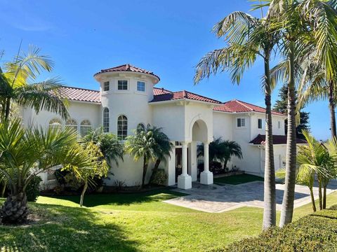 2535 San Clemente Avenue Vista CA 92084