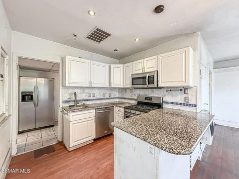 Tiny photo for 954 Thompson Boulevard, Ventura, CA 93001 (MLS # 226000602)