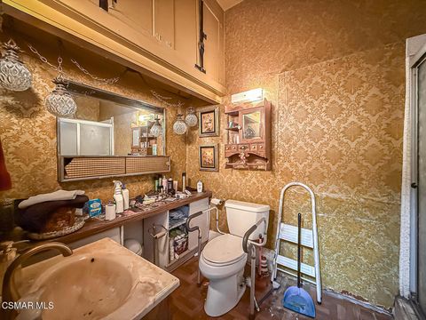 Tiny photo for 954 Thompson Boulevard, Ventura, CA 93001 (MLS # 226000602)