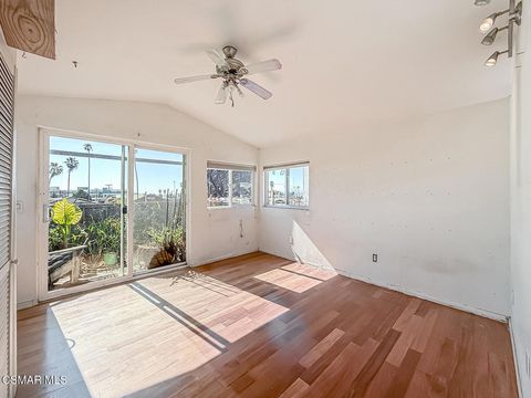Tiny photo for 954 Thompson Boulevard, Ventura, CA 93001 (MLS # 226000602)