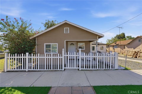 Photo of 476 E N Street, Colton, CA 92324 (MLS # CV26234553)